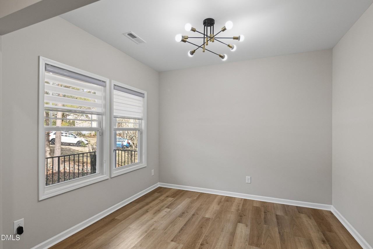 153 Bounty Cir - Photo 5 of 28