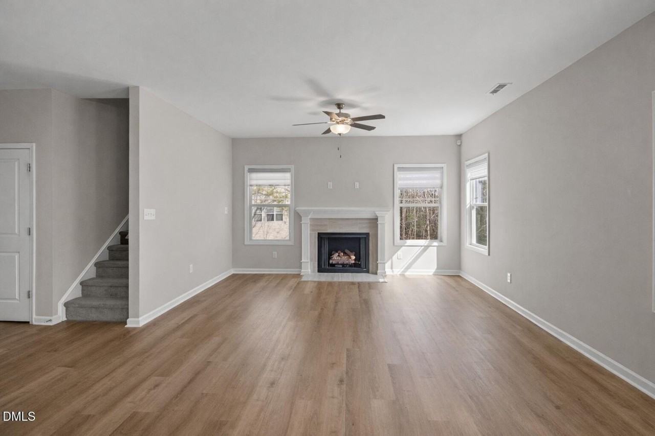 153 Bounty Cir - Photo 7 of 28