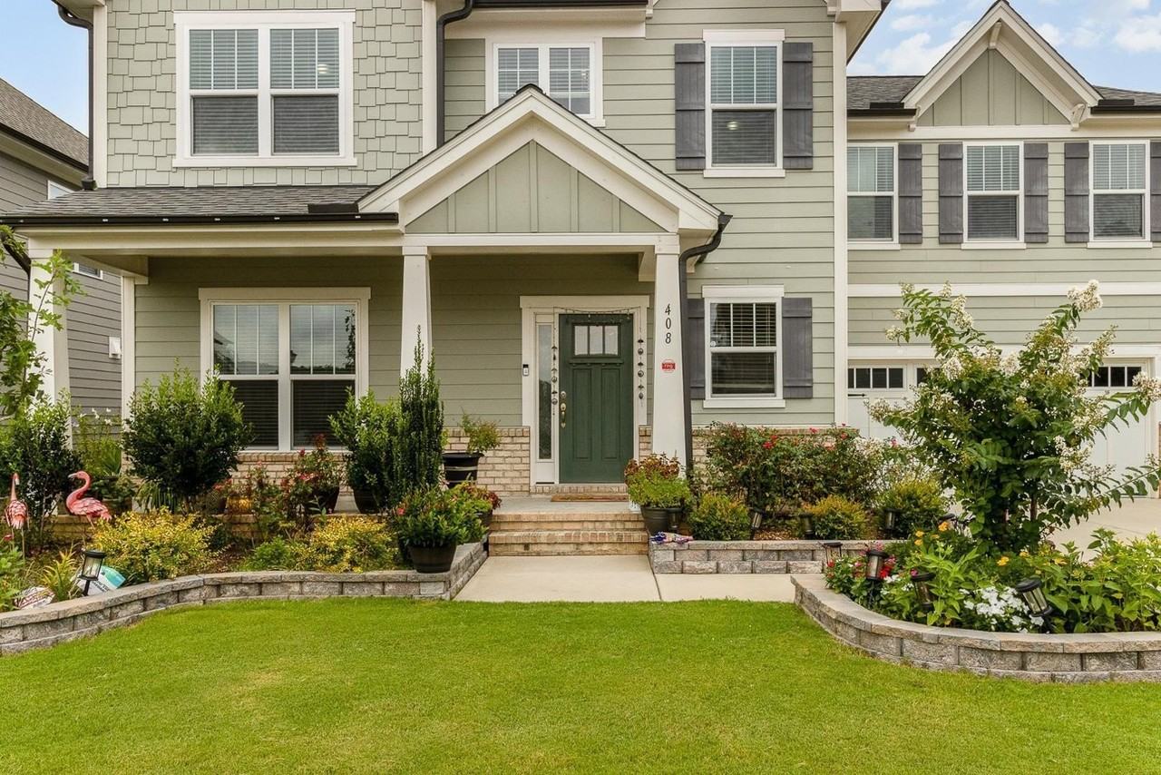 408 Parlier Dr - Photo 5 of 49