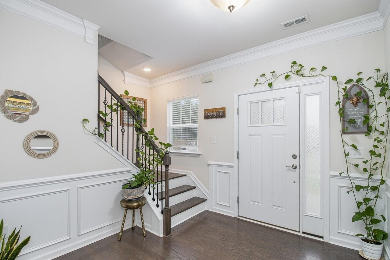 408 Parlier Dr - Photo 6 of 49