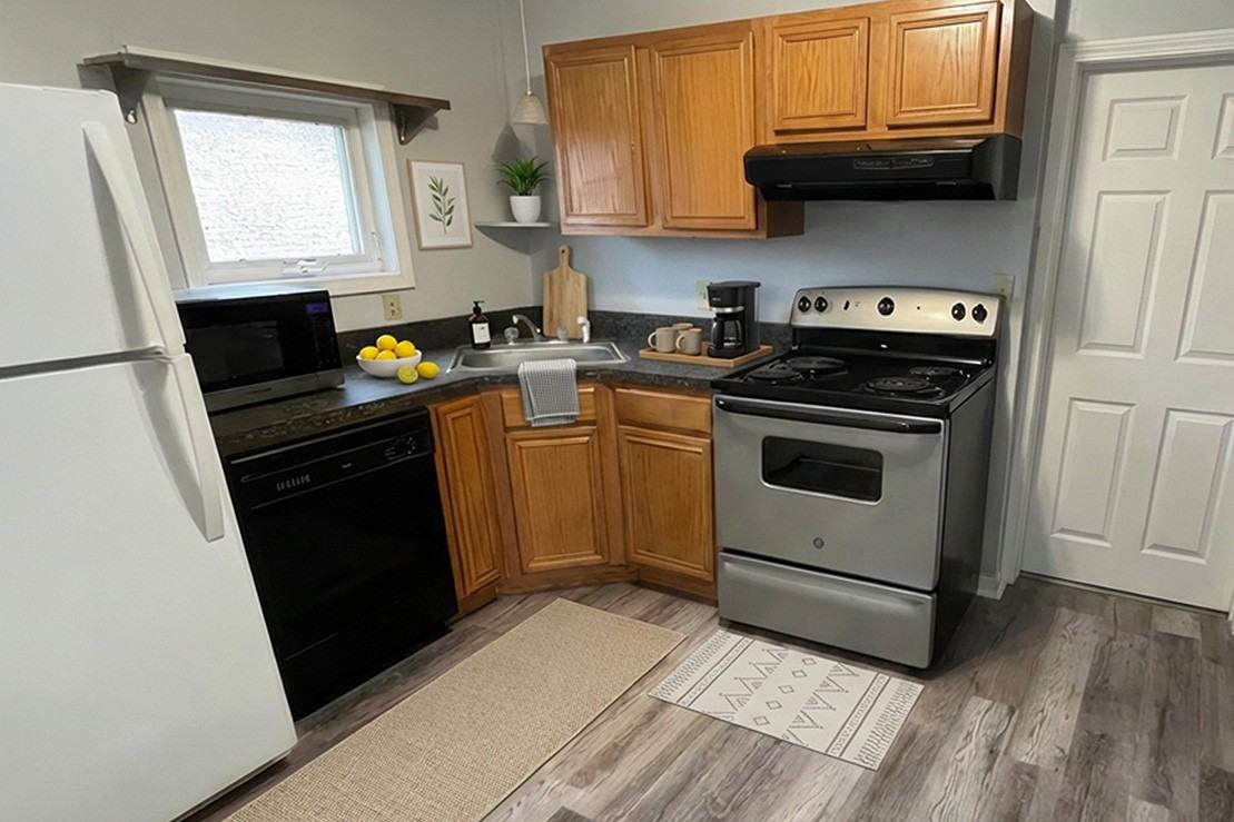 336 Washington Ave #1 - Photo 3 of 9