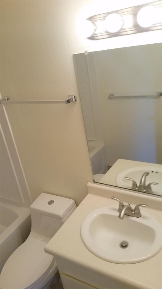 623 W. 6th Ave. Apt.# 5 (KC) - Photo 7 of 8