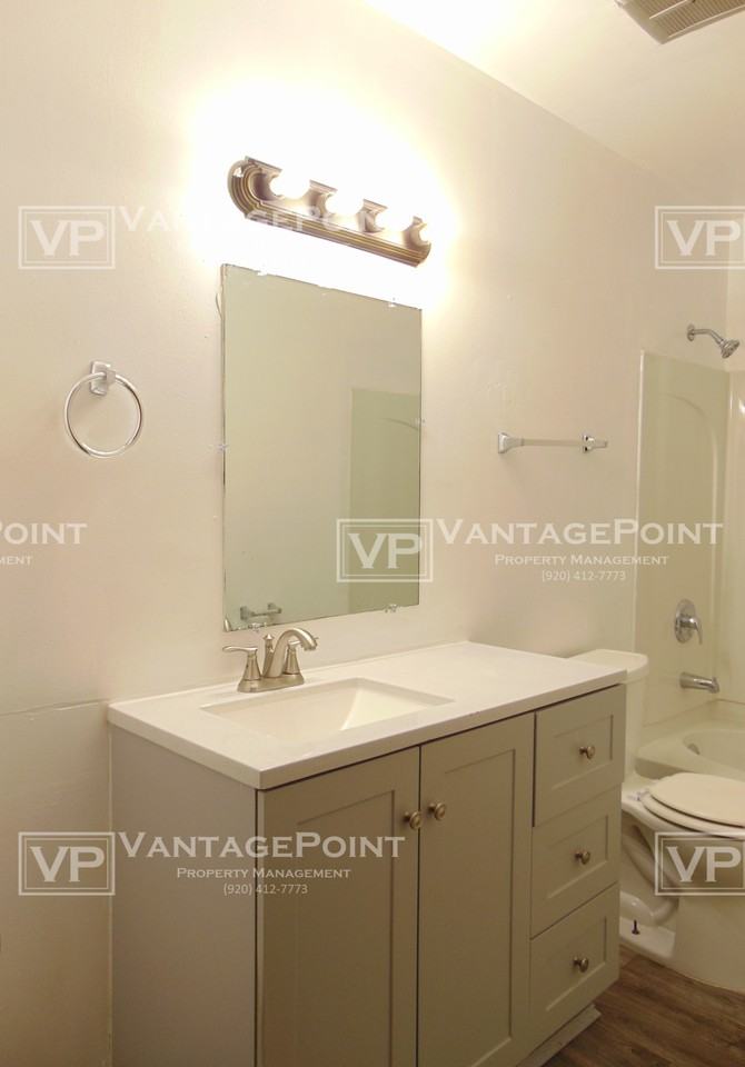 1269 Shawano Avenue - Photo 7 of 10