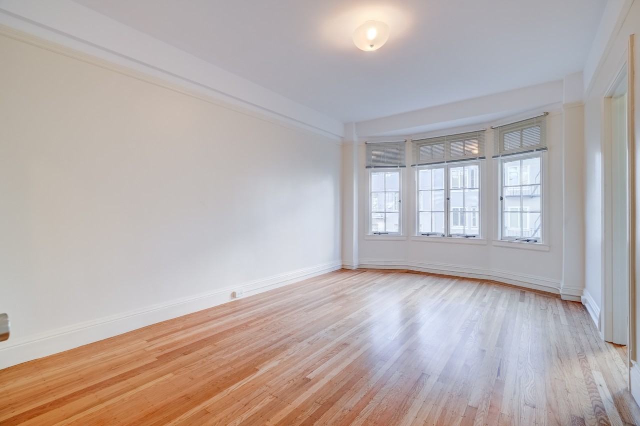 430 Hyde - Photo 4 of 13