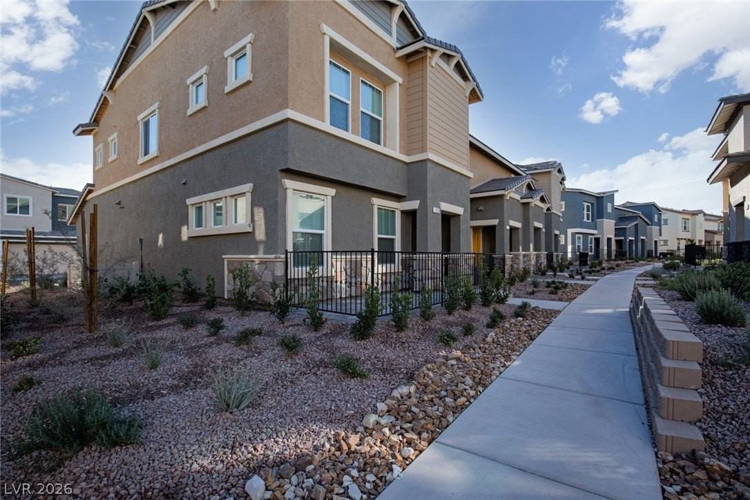 1125 Scarlet Sparrow St - Photo 2 of 36