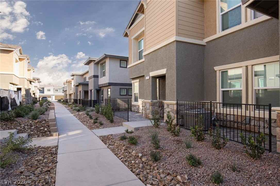 1125 Scarlet Sparrow St - Photo 3 of 36