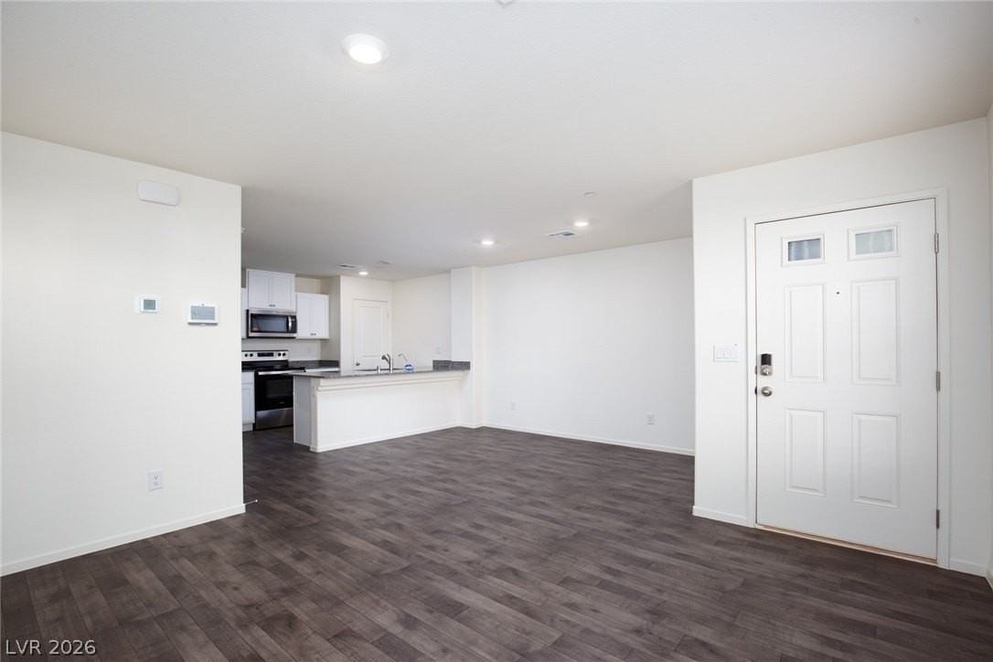 1125 Scarlet Sparrow St - Photo 7 of 36