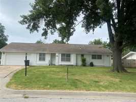 featured image of 6811 E 58th St