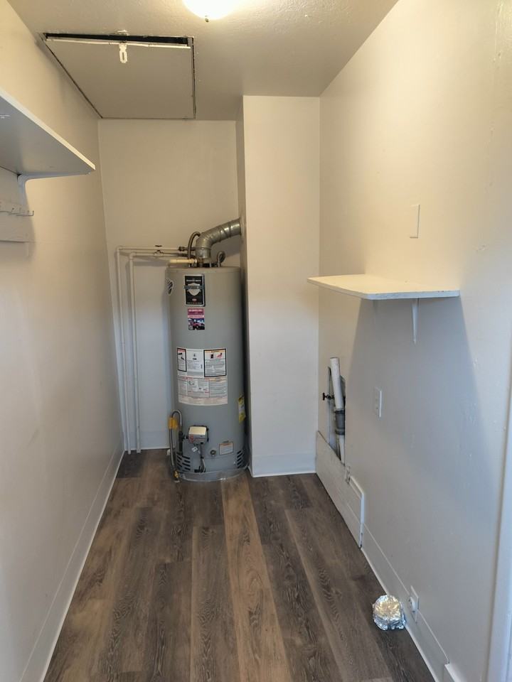 320 W 2nd North St - Photo 7 of 17