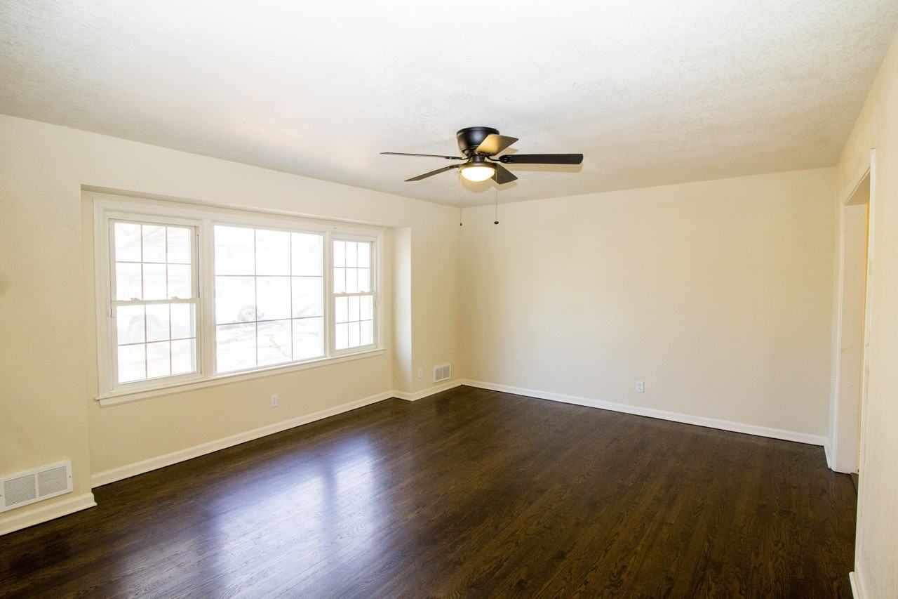 8601 Oxford Ave #1 - Photo 4 of 26