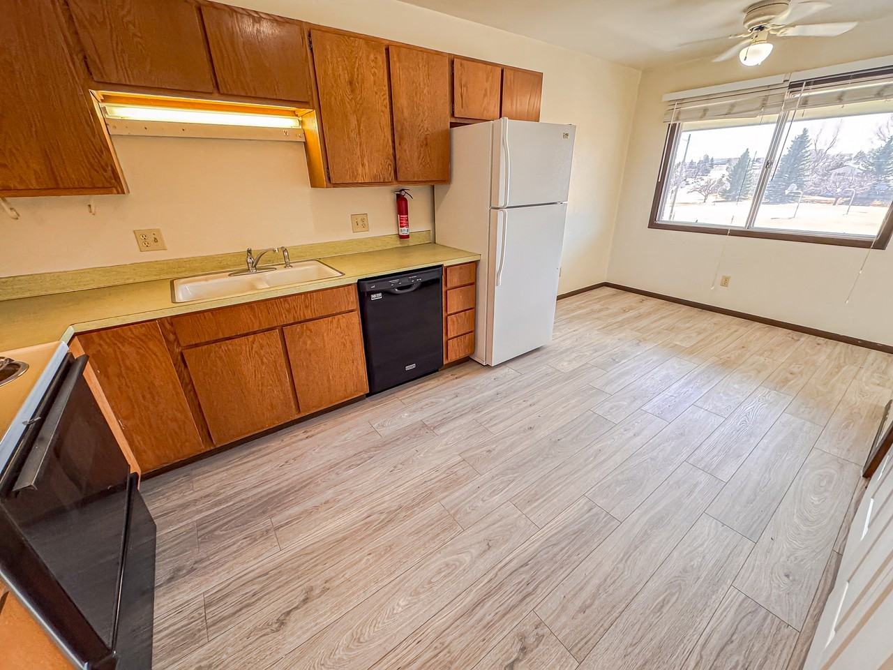 532 Melton St #A - Photo 5 of 9