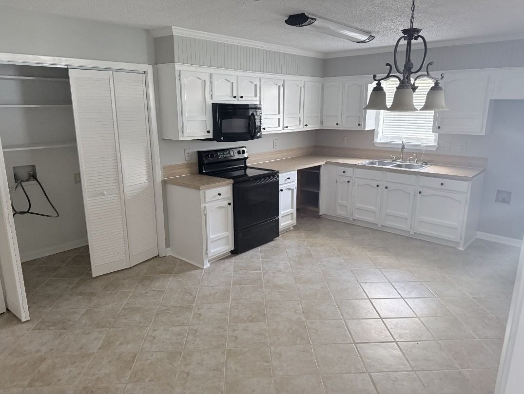 107 Crystal Dr #1 - Photo 4 of 7