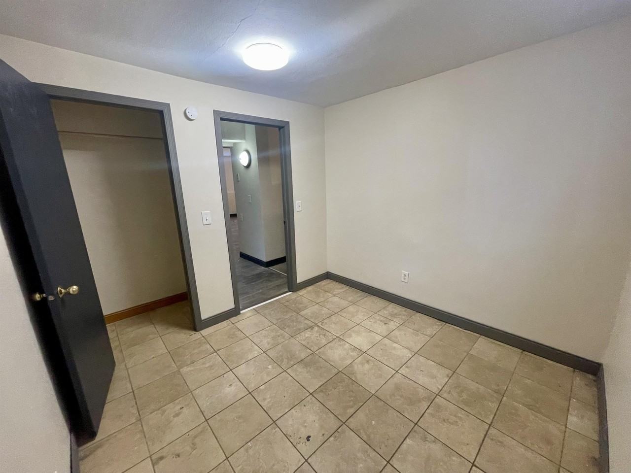 2419 Plymouth Avenue North - Photo 5 of 36