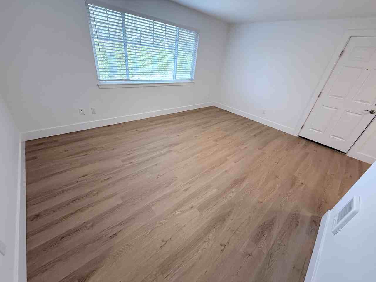 S1619-B7 - Photo 6 of 21