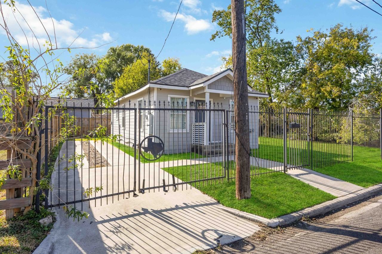 3810 Rawley St Houston TX 77020-2306 #NONE - Photo 2 of 21