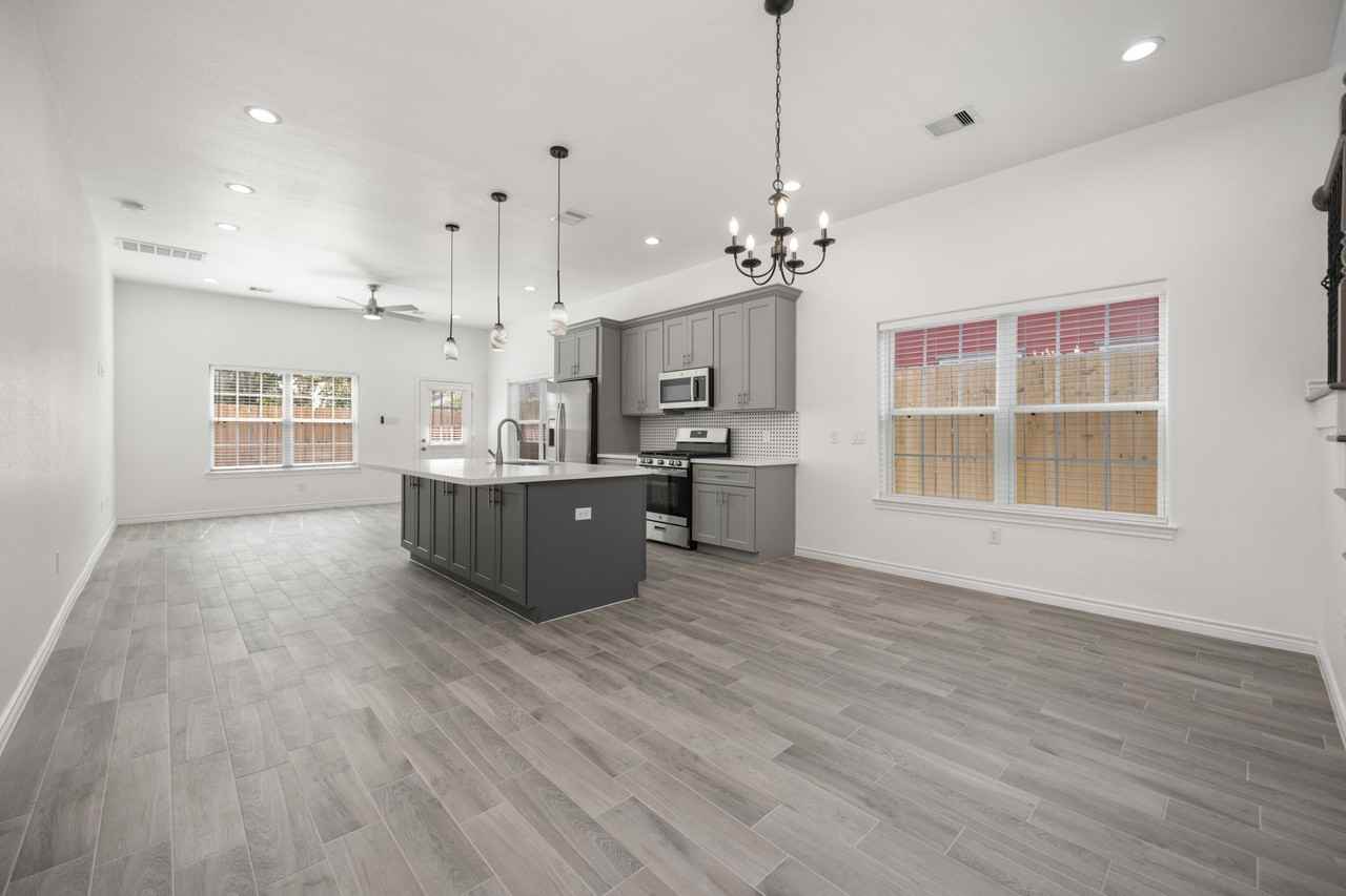 4406 Sterling St #A - Photo 4 of 14