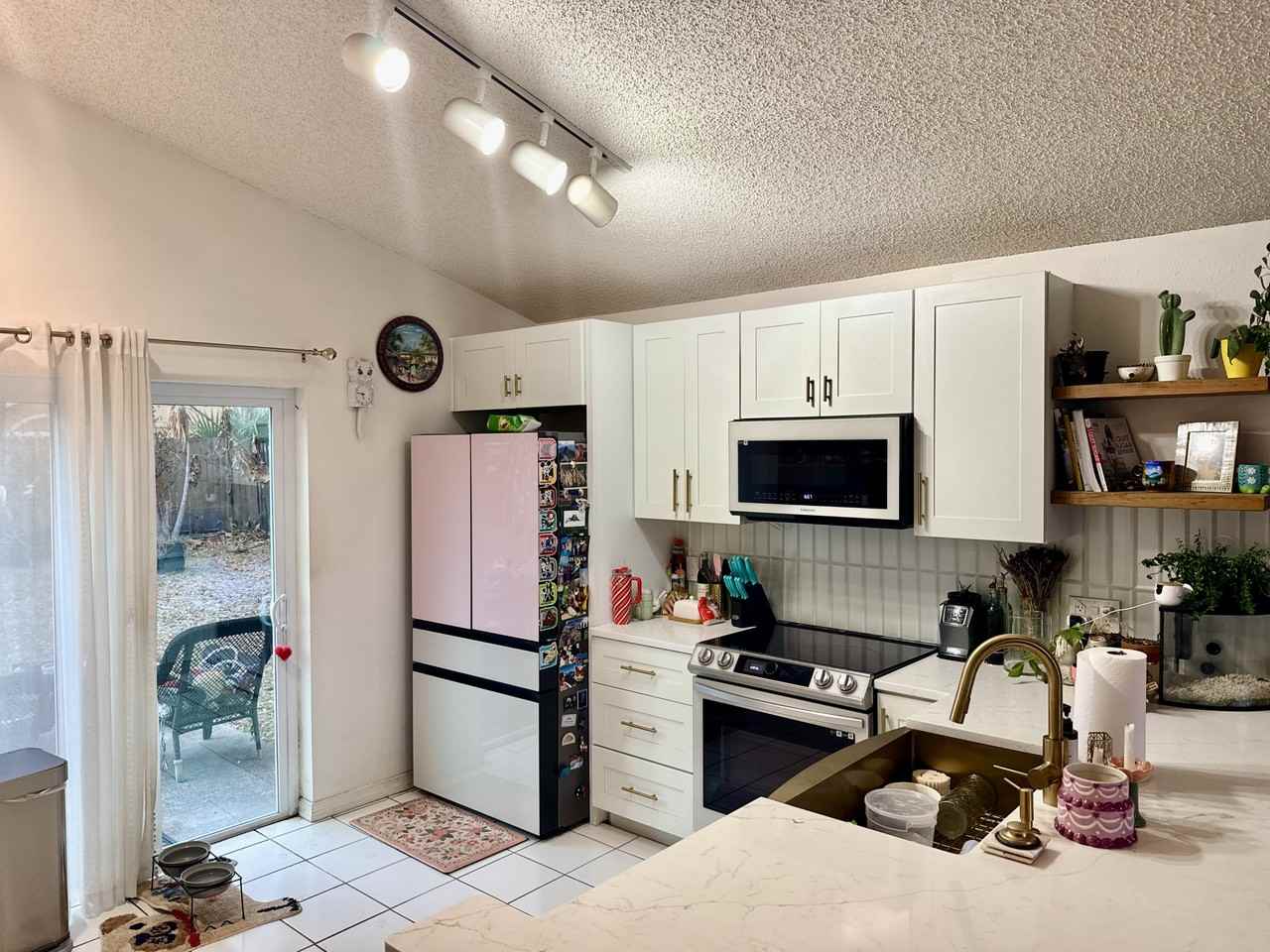 Shotgate Ct #1 - Photo 3 of 21