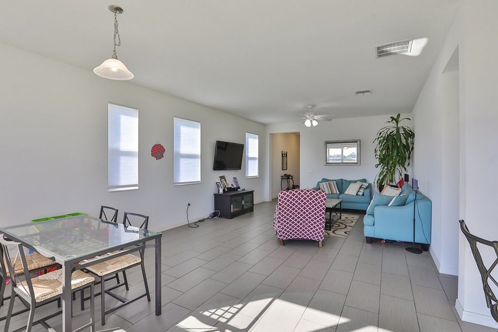 10546 Medford Lake Dr - Photo 6 of 28