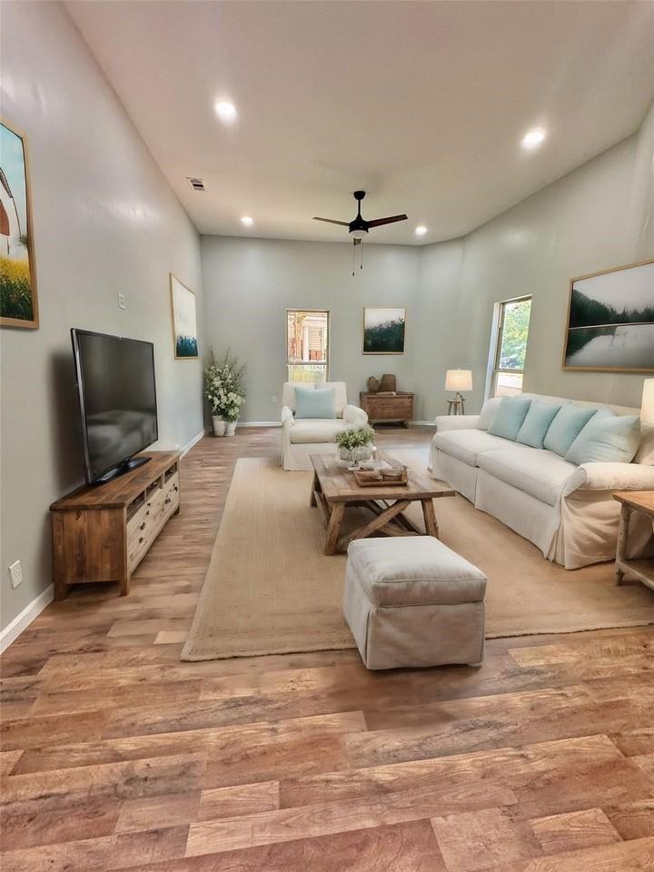 508 E Franklin St - Photo 5 of 20