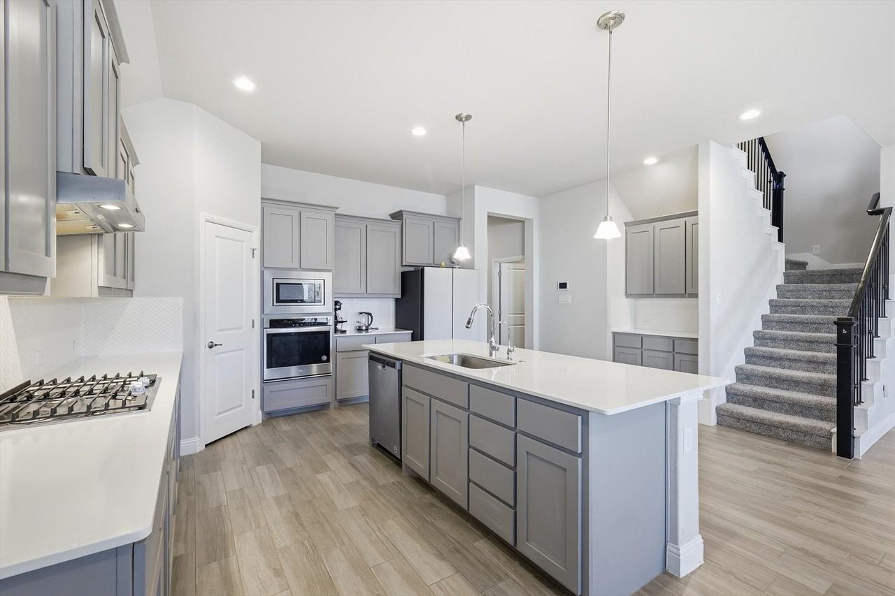 2001 Oleander St - Photo 7 of 26