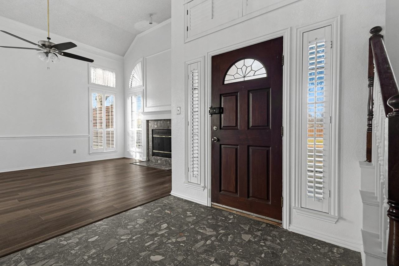 619 Allen Rd - Photo 3 of 24