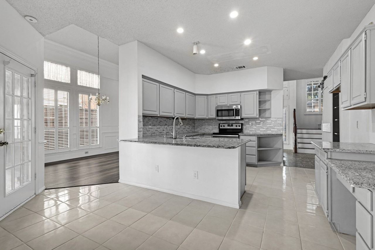 619 Allen Rd - Photo 7 of 24