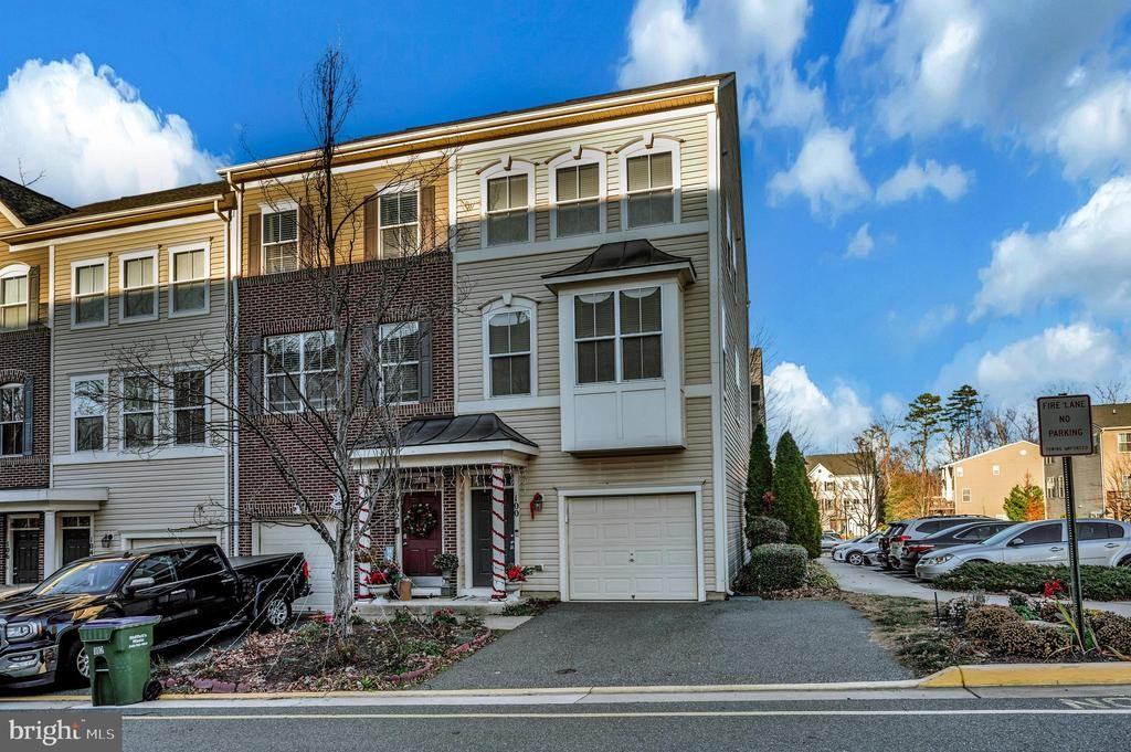 100 Nestors Pl ##601 - Photo 2 of 48