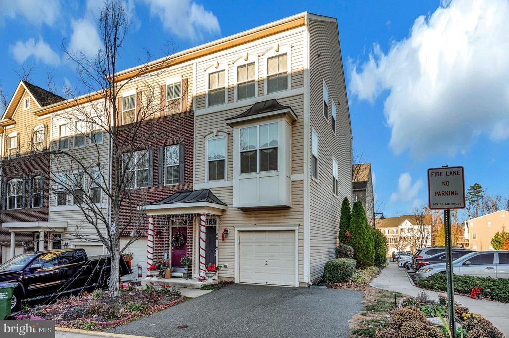 100 Nestors Pl ##601 - Photo 3 of 48