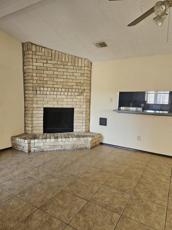 3923 Cedar Gardens Dr - Photo 4 of 13