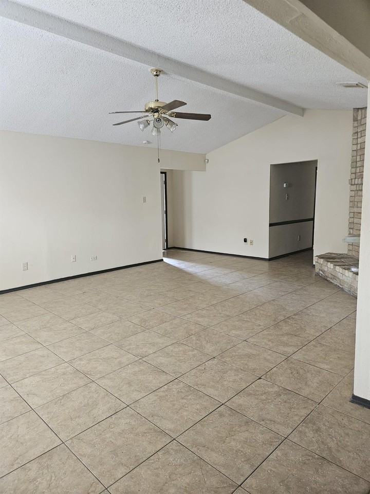 3923 Cedar Gardens Dr - Photo 7 of 13