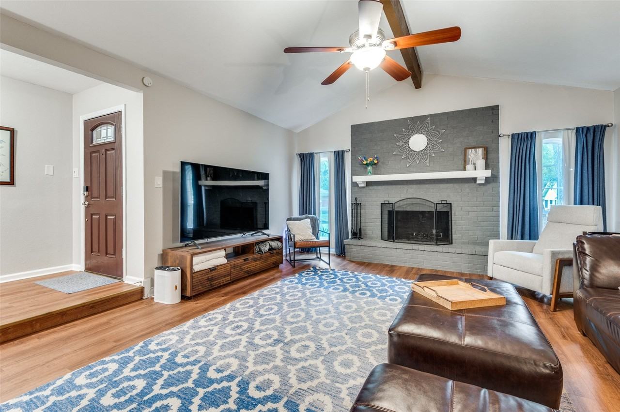 2828 Oak Forest Dr - Photo 6 of 25