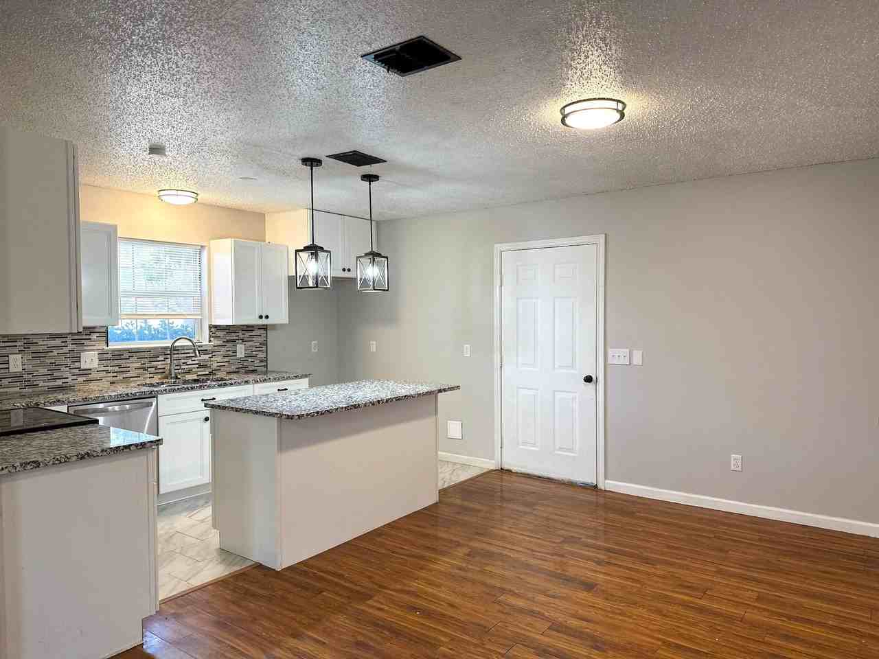 2460 Chinkapin Way - Photo 6 of 29