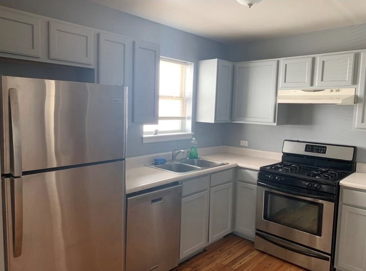 2216 W Adams St - Photo 3 of 10