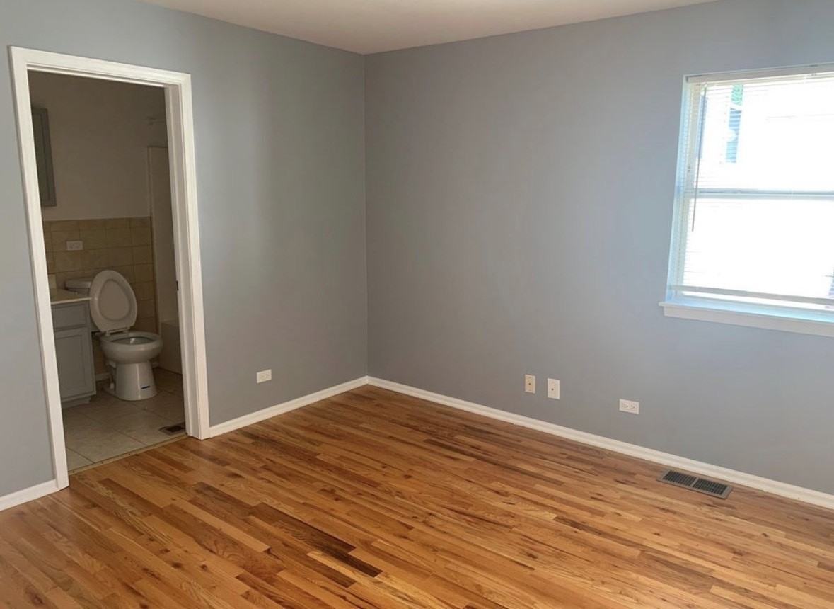 2216 W Adams St - Photo 4 of 10