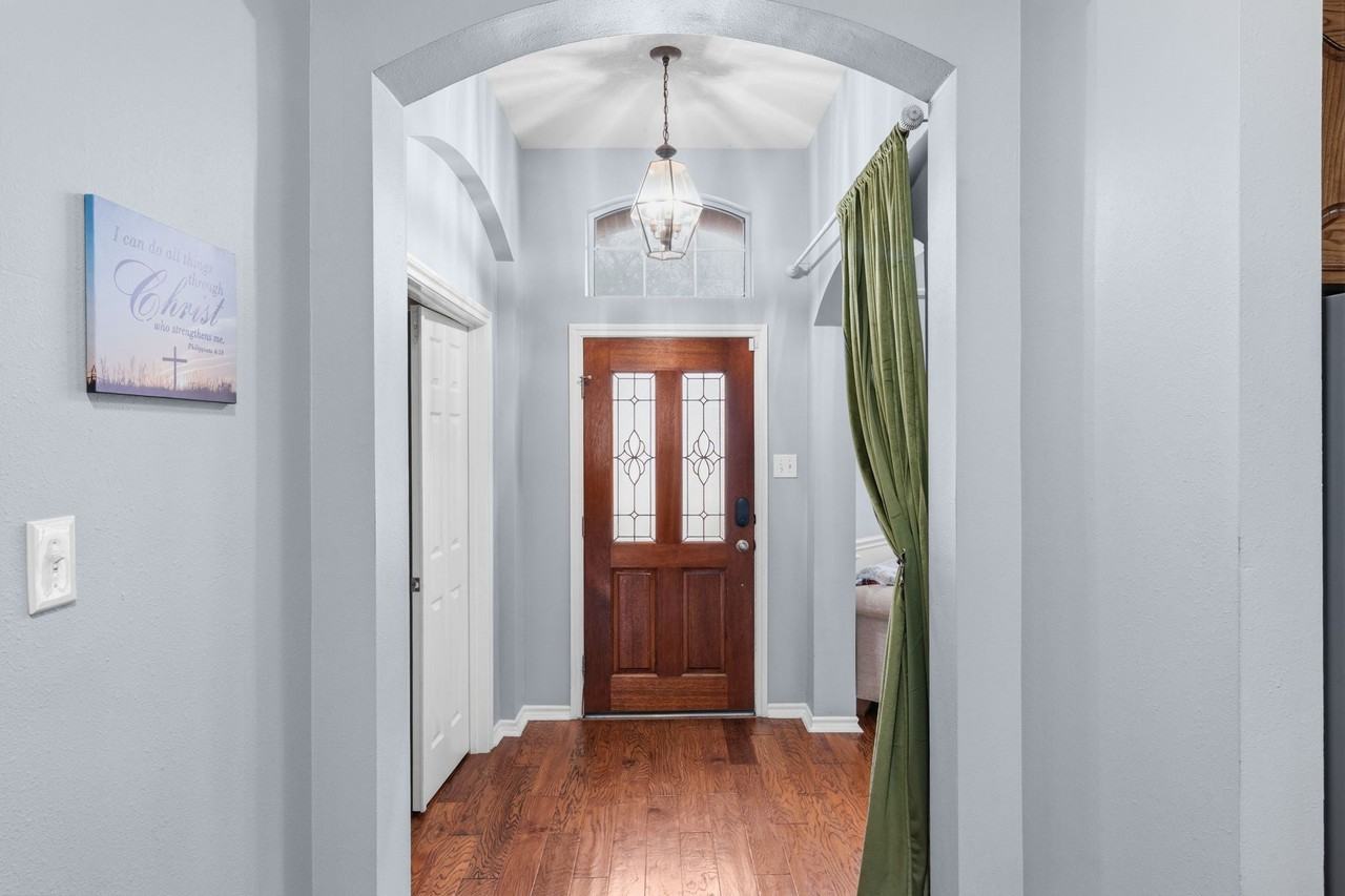 10134 W Temple Dr - Photo 3 of 25