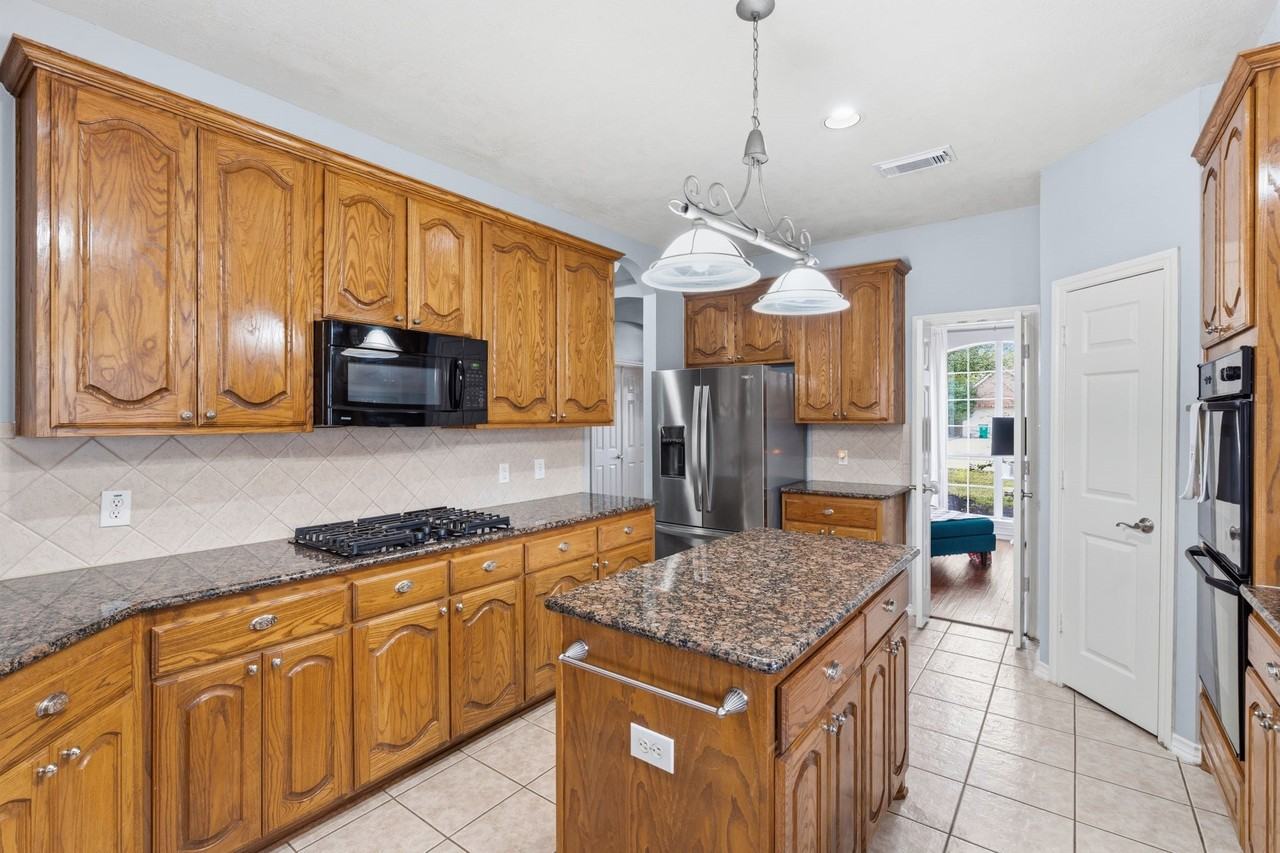 10134 W Temple Dr - Photo 7 of 25