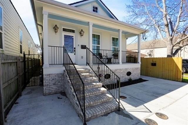 2024 Mandeville St - Photo 2 of 19