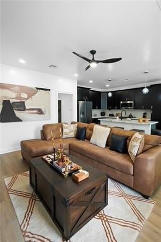 2024 Mandeville St - Photo 5 of 19