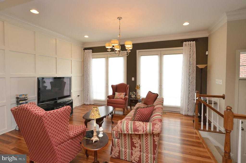 43291 Mitcham Sq - Photo 3 of 35