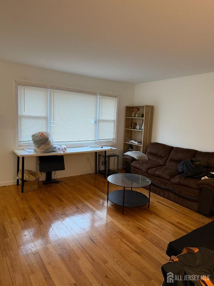 34 Nelson Ave - Photo 3 of 12