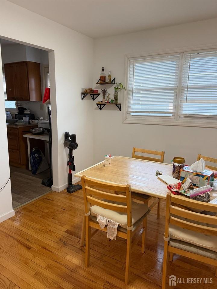 34 Nelson Ave - Photo 4 of 12