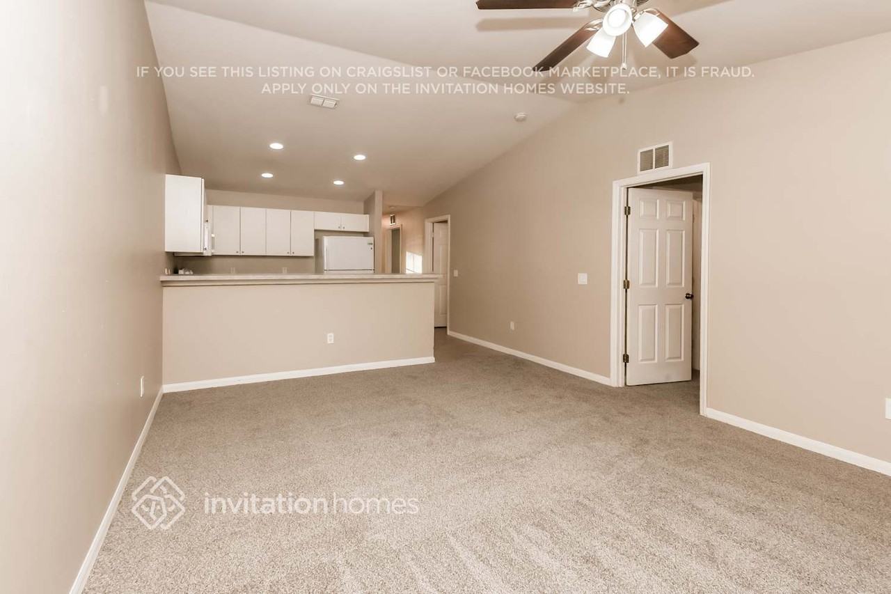 2422 Joe Ave S - Photo 4 of 17