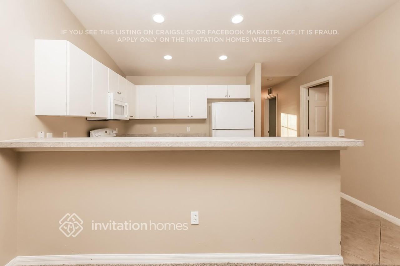 2422 Joe Ave S - Photo 5 of 17