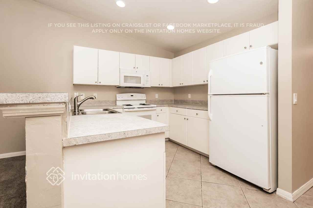 2422 Joe Ave S - Photo 7 of 17