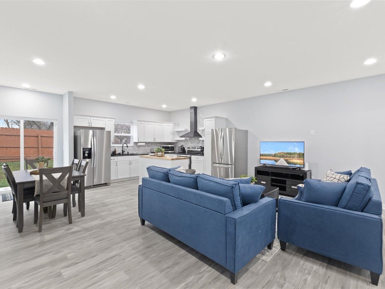 E Hill Dr - Photo 2 of 16