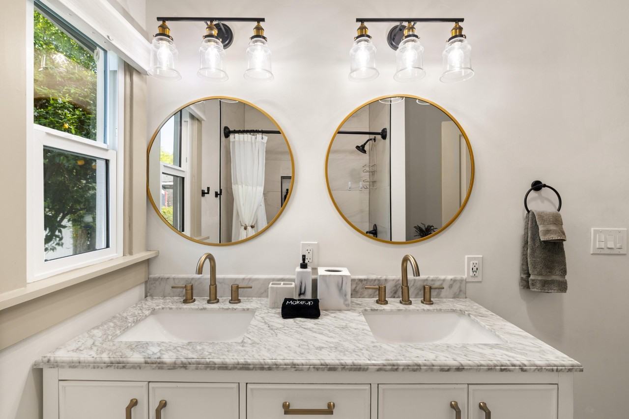 Lincoln Ave - Photo 5 of 18