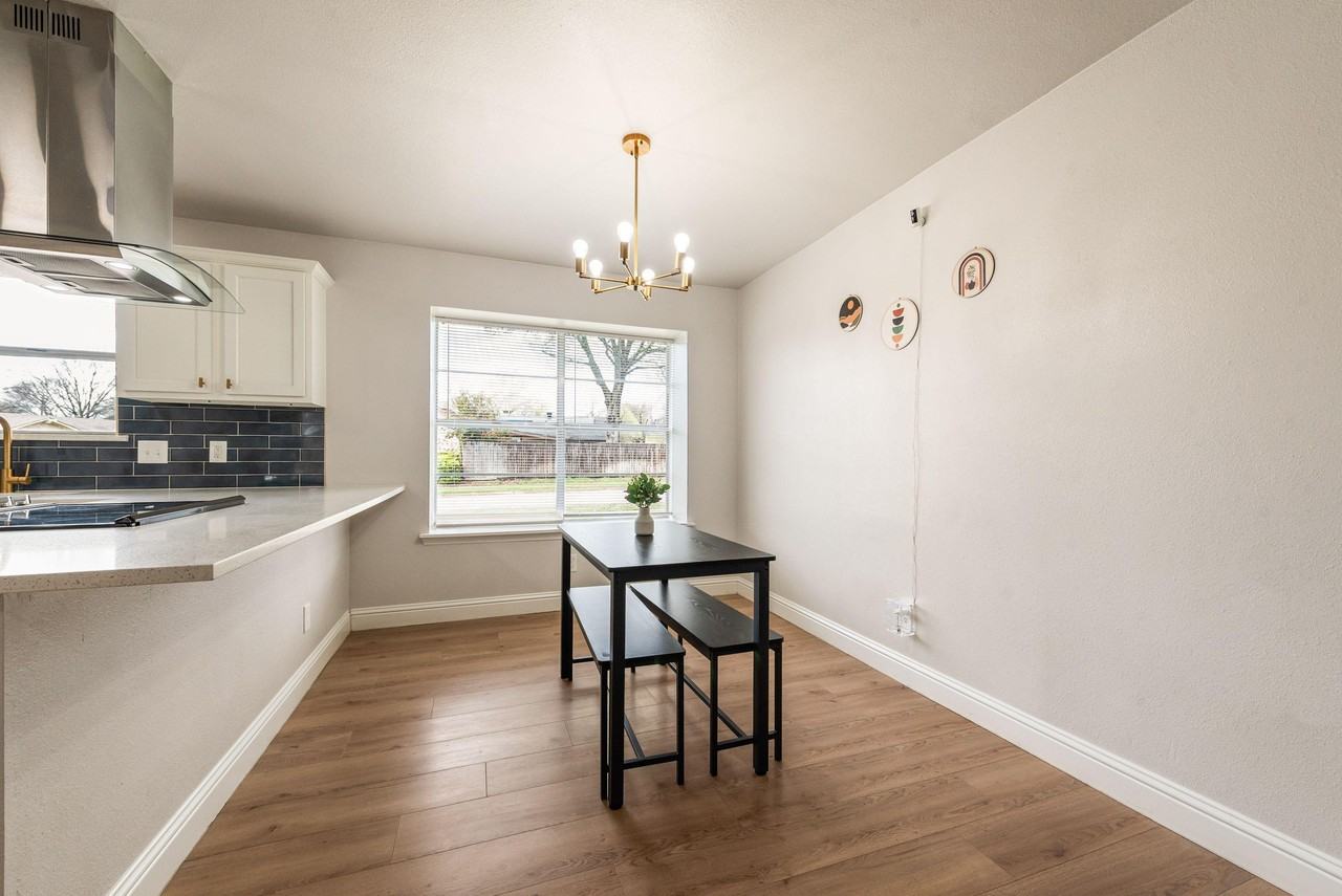 Acton Ave - Photo 4 of 11