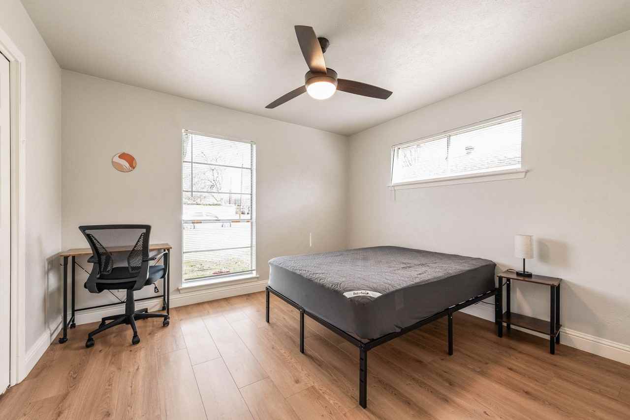 Acton Ave - Photo 6 of 11