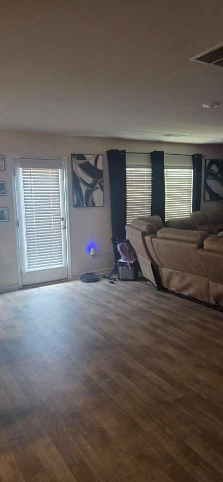 Edinburgh Ln - Photo 5 of 14