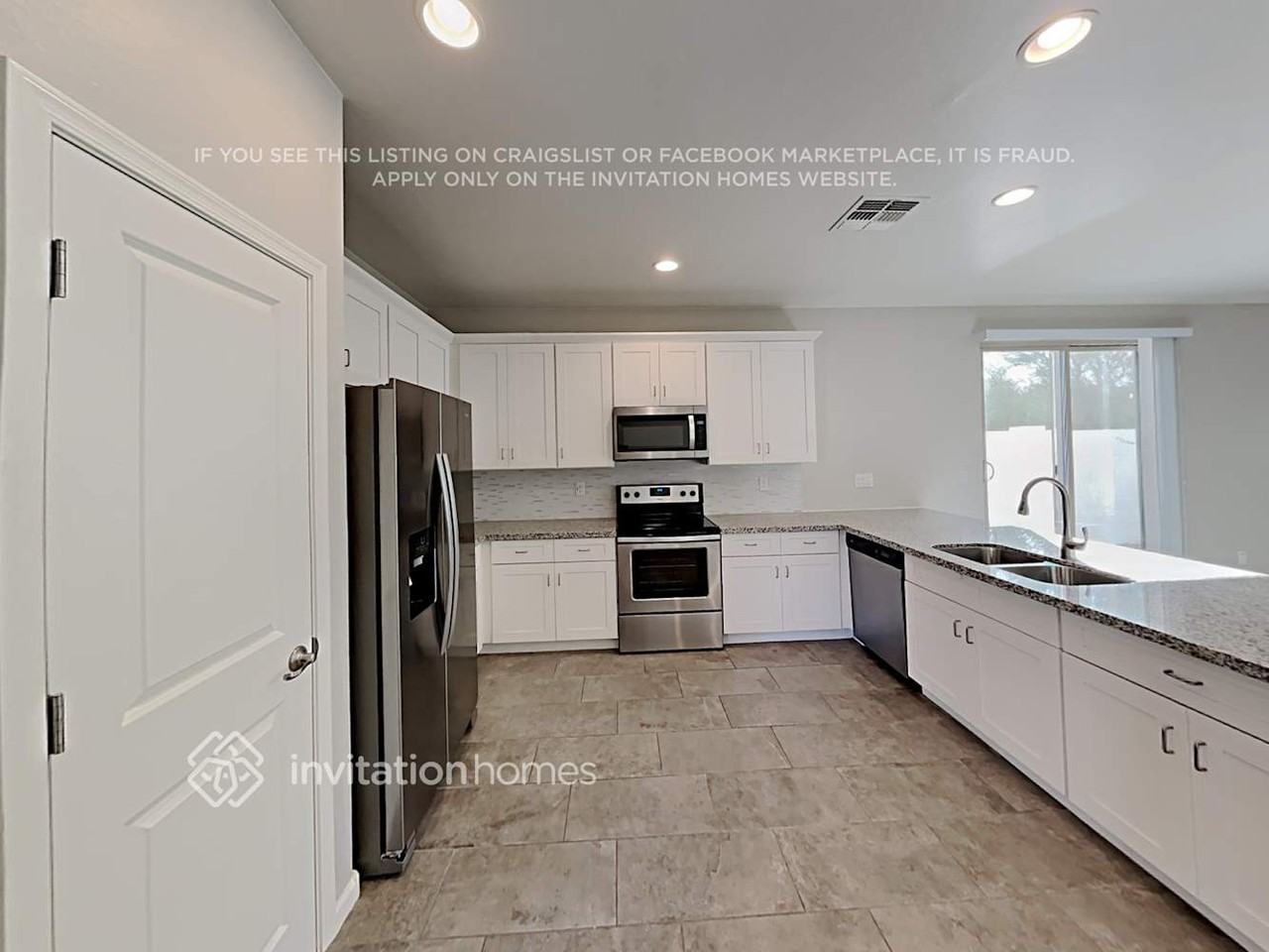 16437 S 10th St - Photo 6 of 19